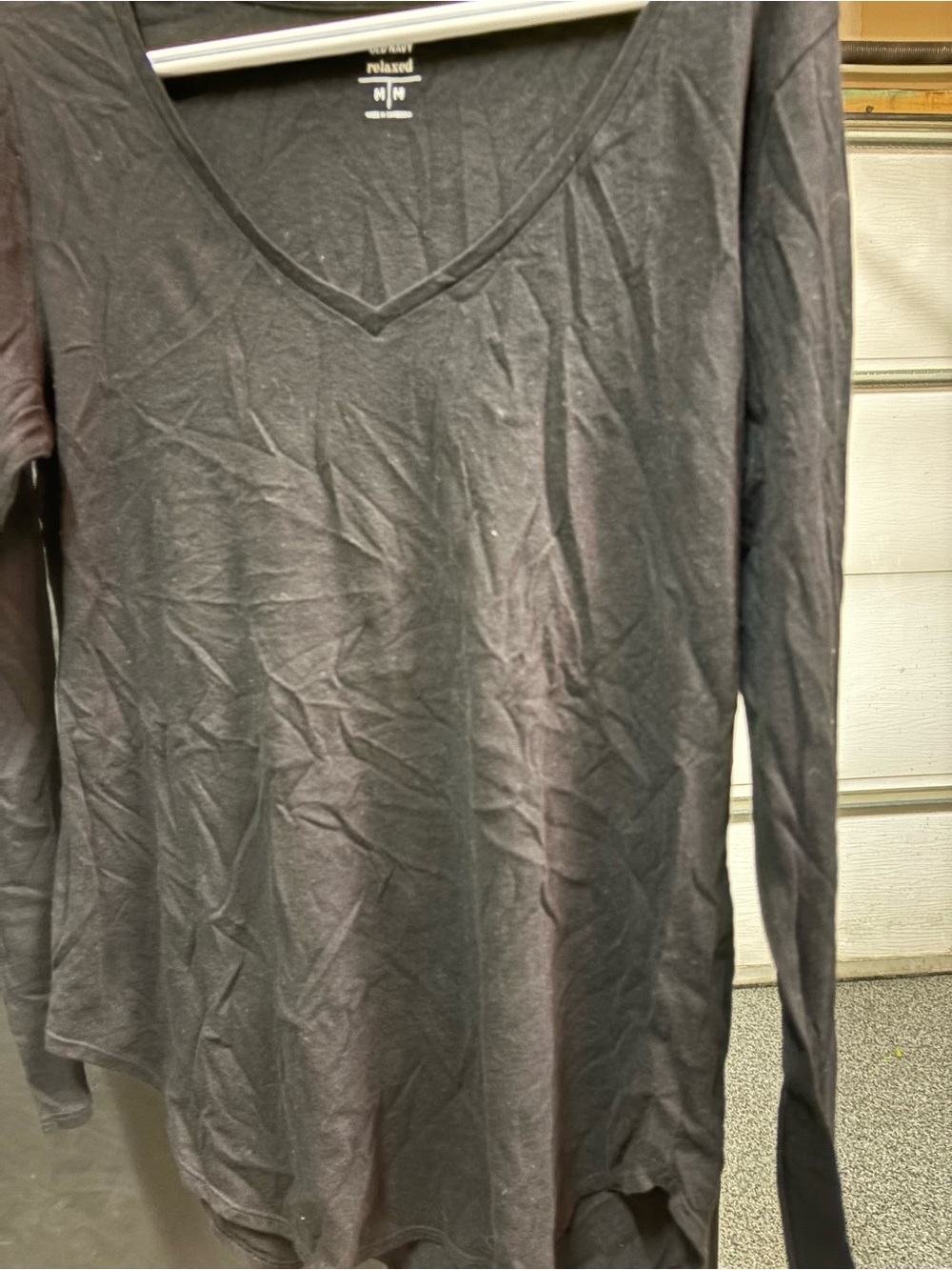 Old Navy woman’s Long-Sleeve V-Neck Tee - Black